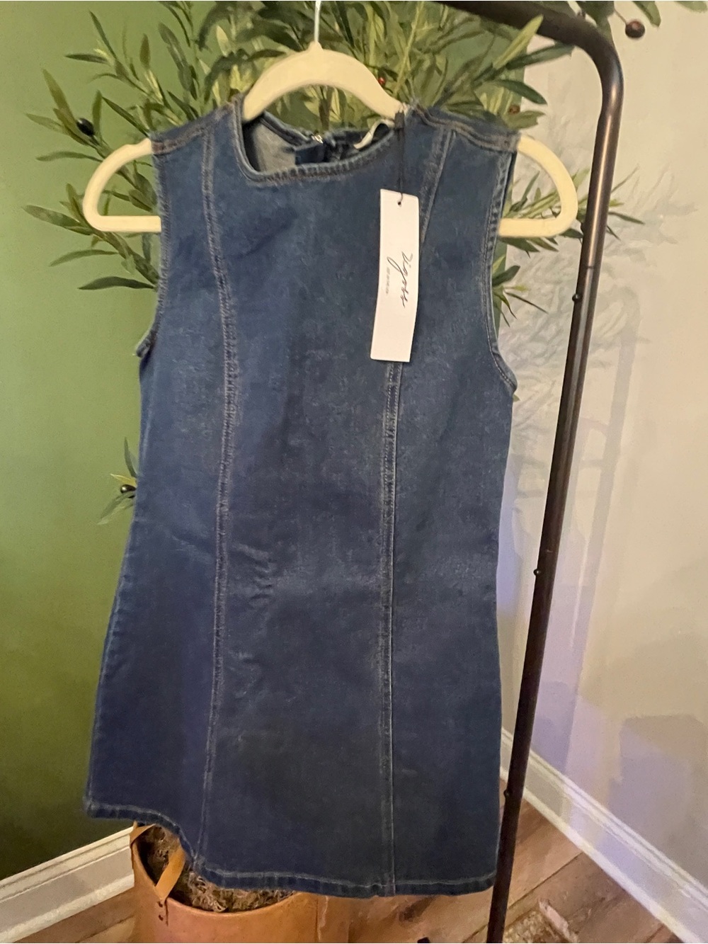 Vigoss Sleeveless Denim Shift Dress - Dark Blue